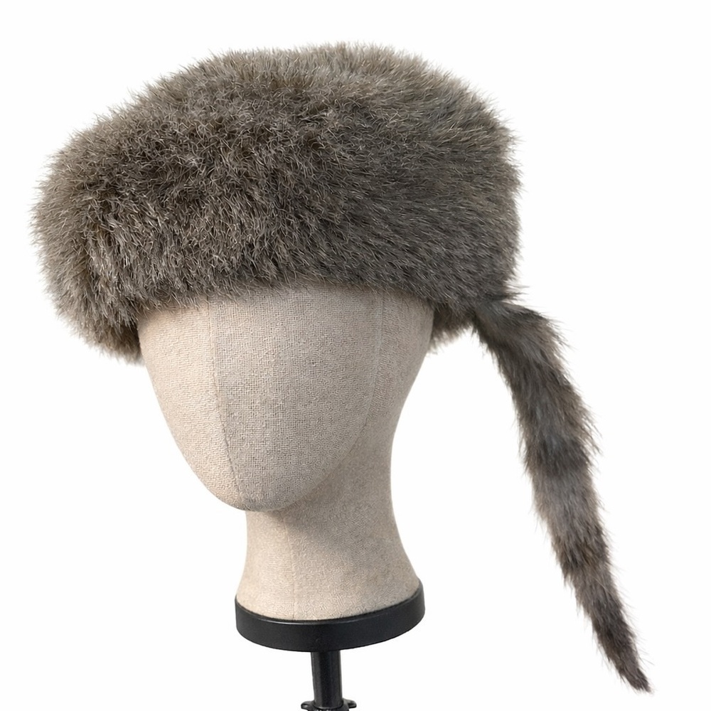 Elegant raccoon genuine Gray Fur Hat with Tail